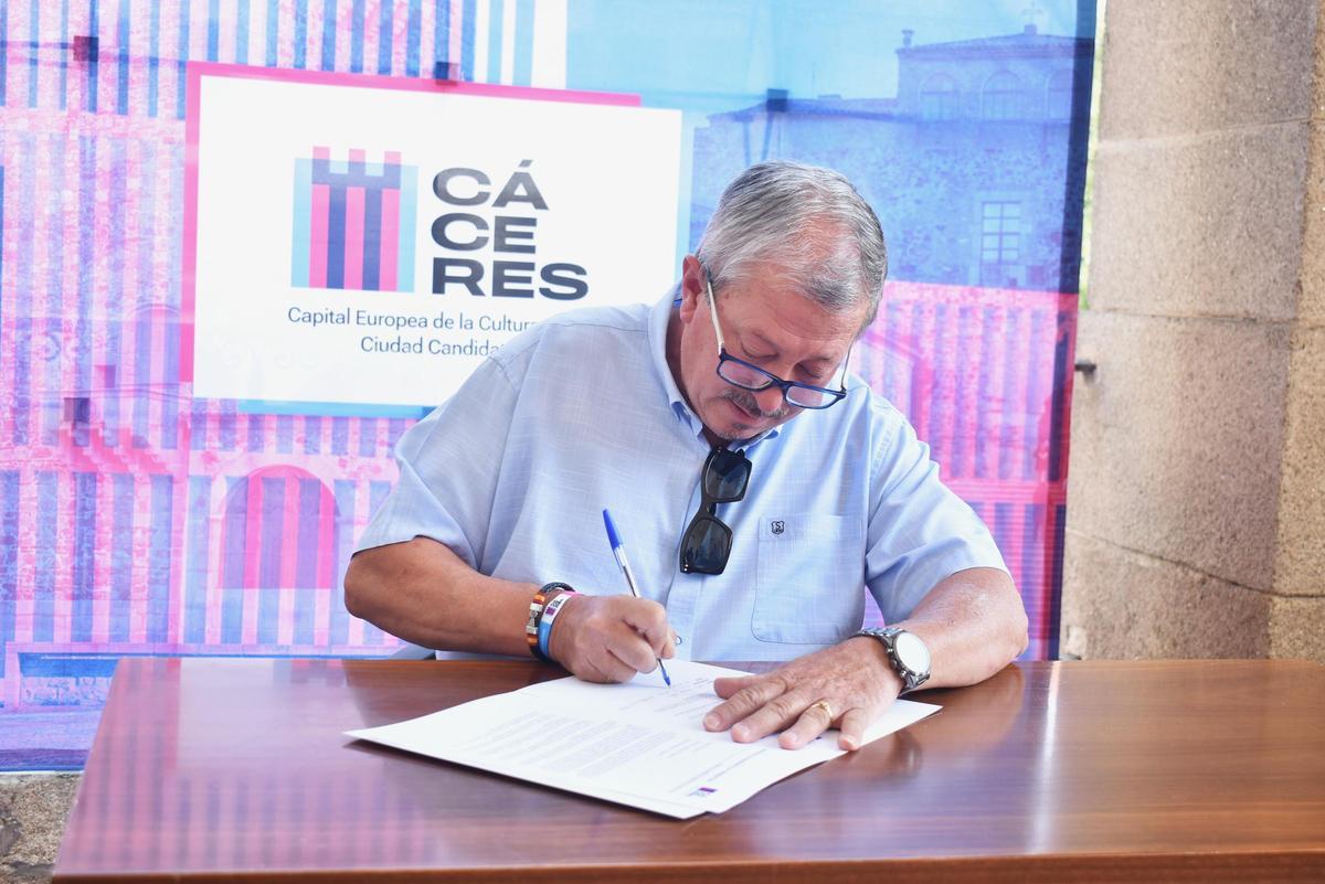 Galería | Extremadura cierra filas con Cáceres 2031