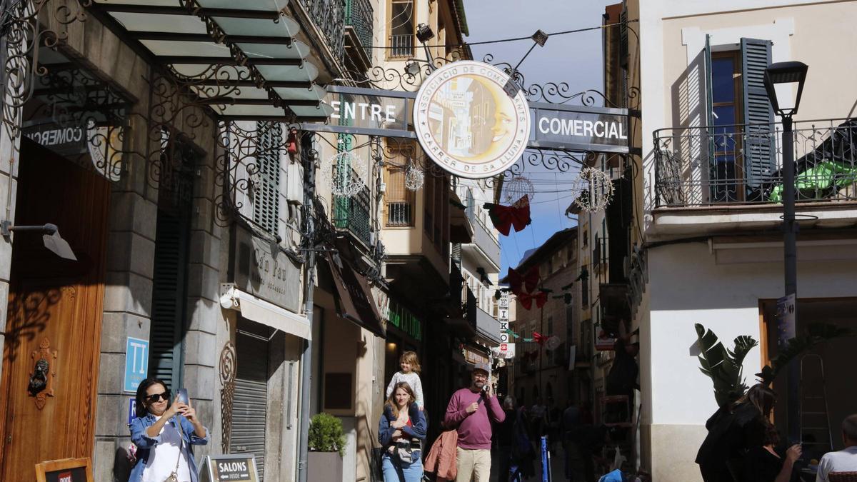 Sa Lluna en Sóller es una de las calles comerciales más bonitas de Mallorca: ahora los altos alquileres la están asfixiando