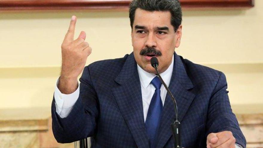 Maduro evalúa elevar penas por &quot;traición a la patria&quot;