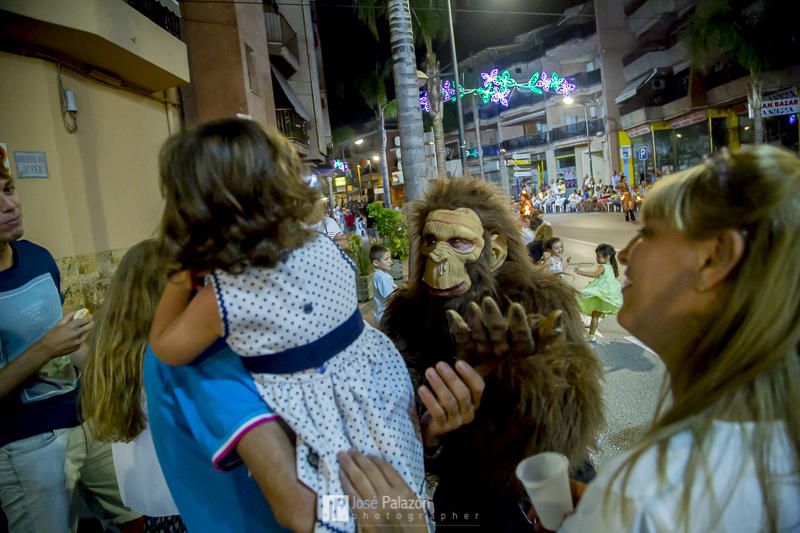 Una ola de color inunda las calles de La Nucía