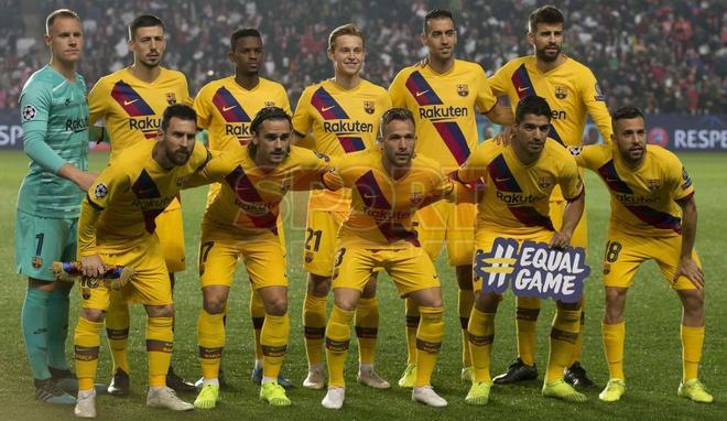 Las fotos del partido entre el Slavia de Praga y el FC. Barcelona de Liga de Campeones, disputado en el Eden Arena de Praga.