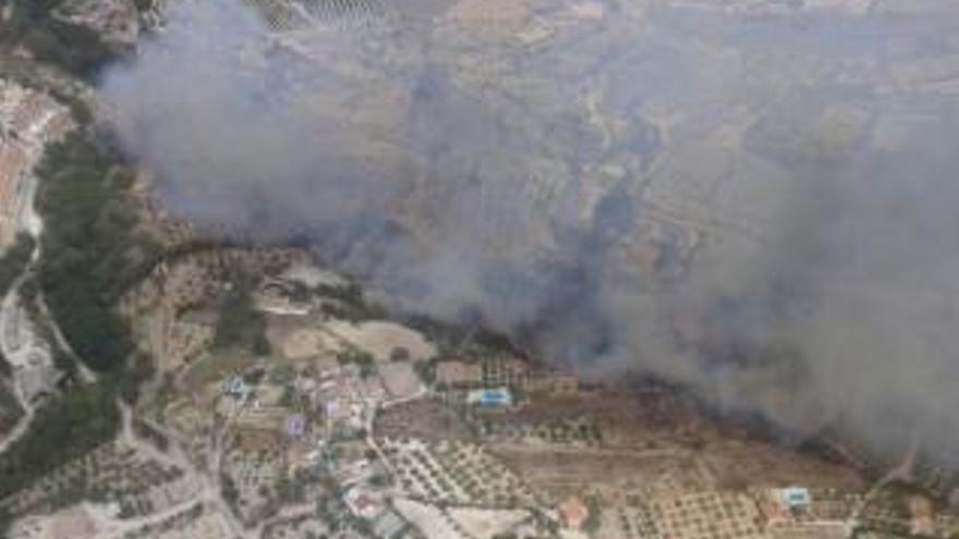 Extinguido el incendio de Ondara y controlado el de Altea