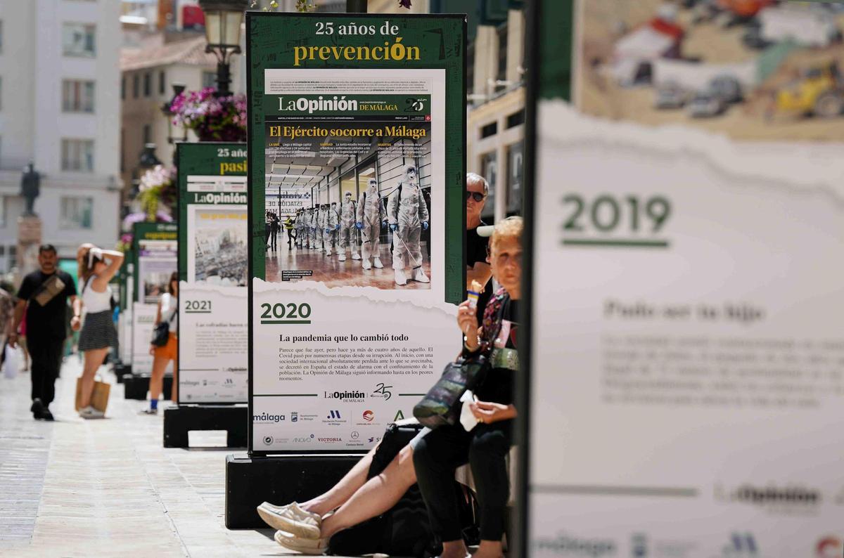 Una de las portadas de La opinión que se pueden ver en la Calle Larios