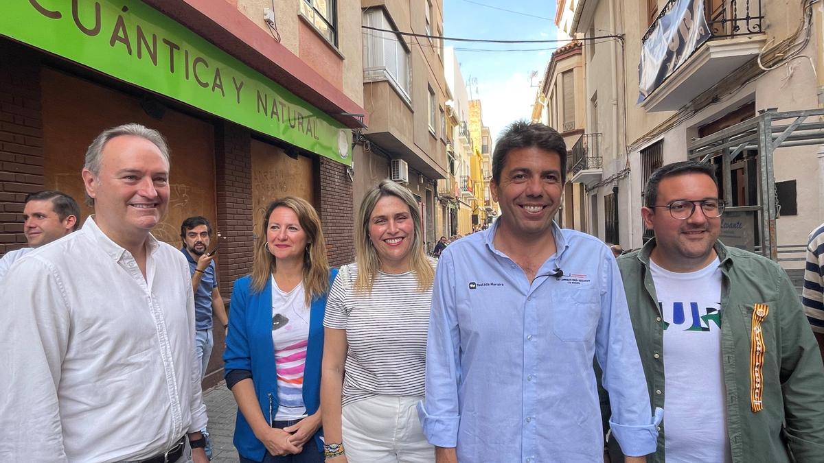 Carlos Mazón, junto a otros cargos del PP, en las fiestas de Vila-real.