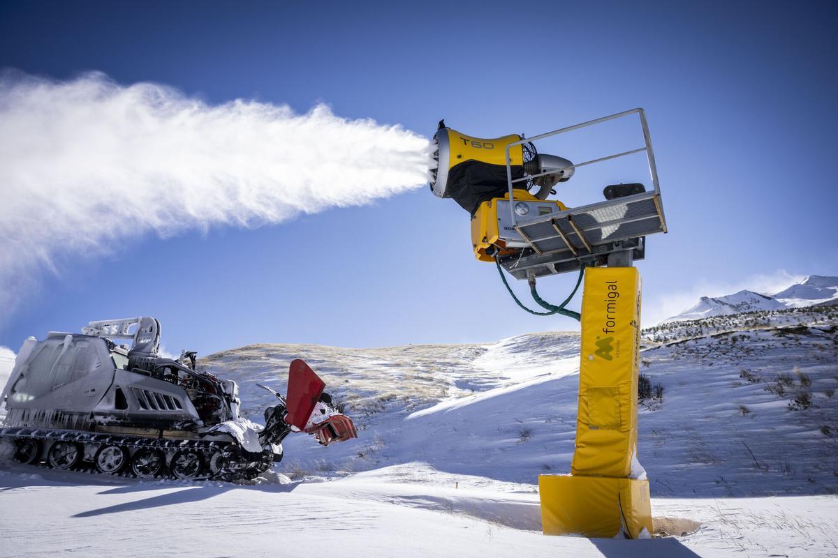 En imágenes | Inicio de la temporada invernal en las estaciones de esquí aragonesas