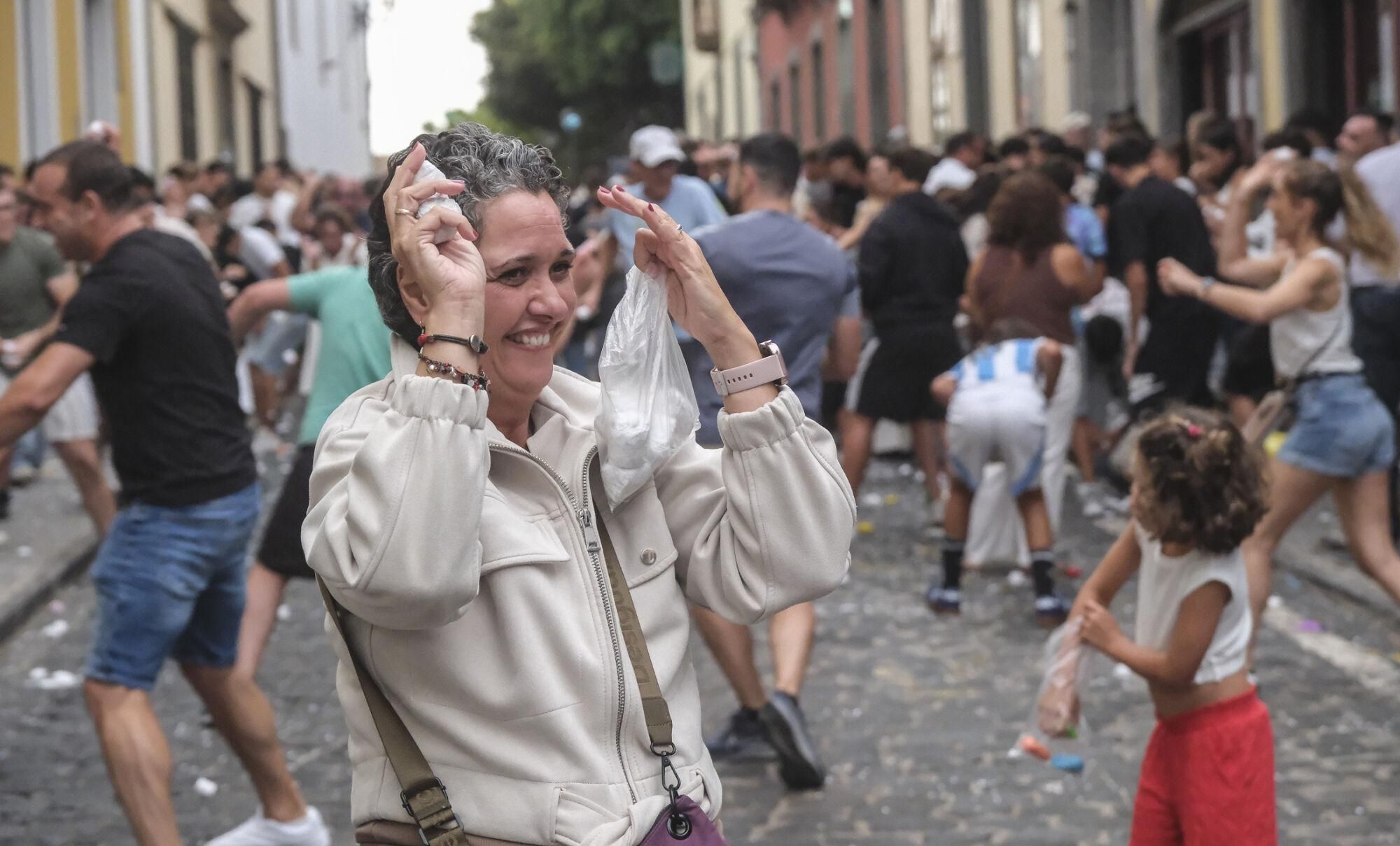 Batalla de flores en las Fiestas de la Virgen de Guíaa