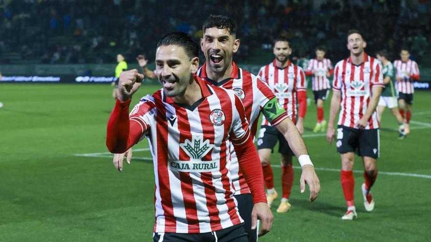 El Zamora no perdona al Cacereño y vuelve a mirar hacia arriba