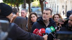  El coordinador federal de Izquierda Unida, Antonio Maíllo, atiende a los medios de comunicación en una imagen de archivo.