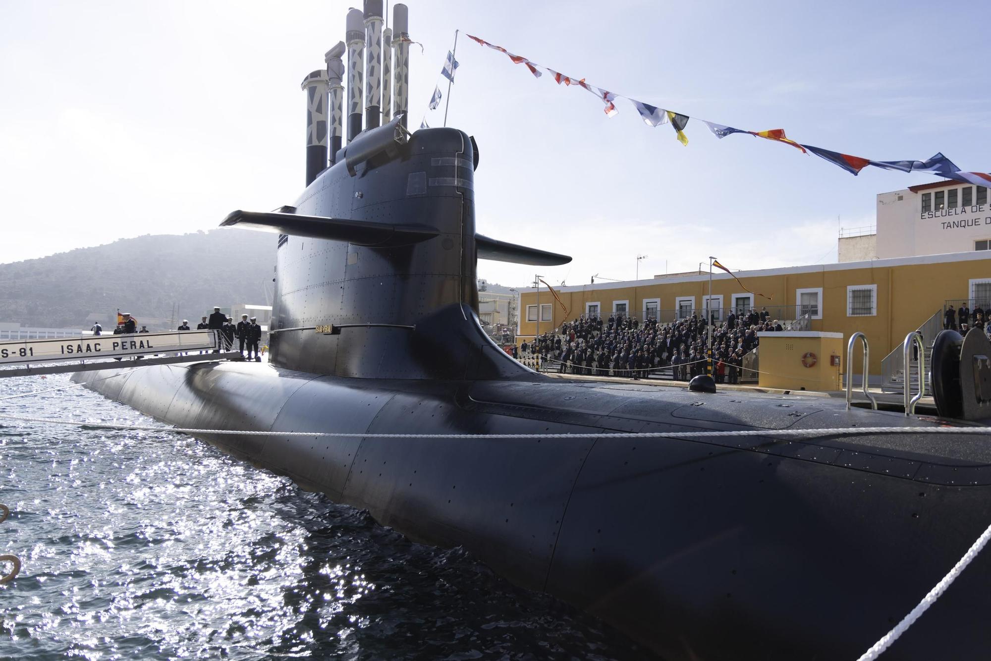 FOTOS: La Armada recibe el submarino S-81 de manos de Navantia