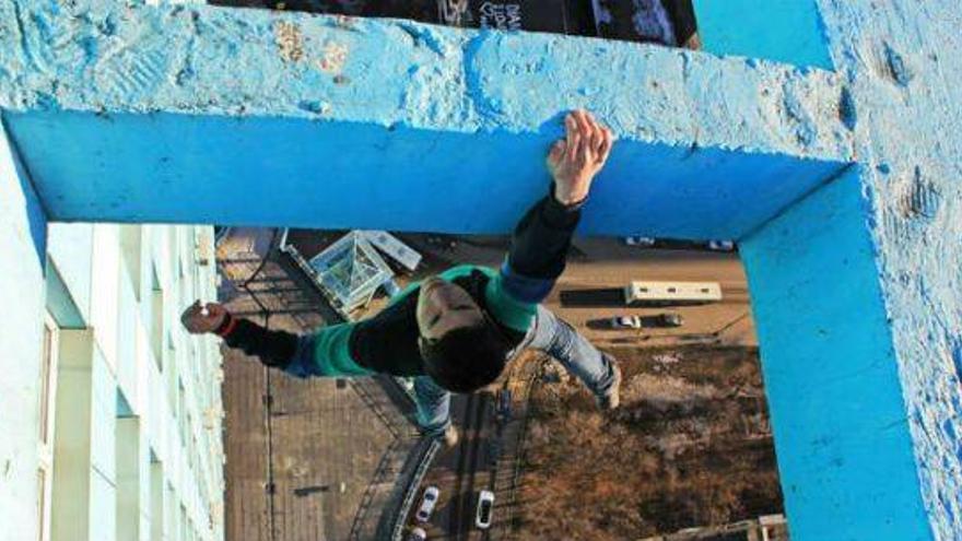 Un fotógrafo ruso, nueva estrella de los &#039;selfies&#039; casi suicidas