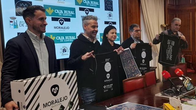 Participantes en el acto de presentación de la carrera de Fin de Año. | LOZ