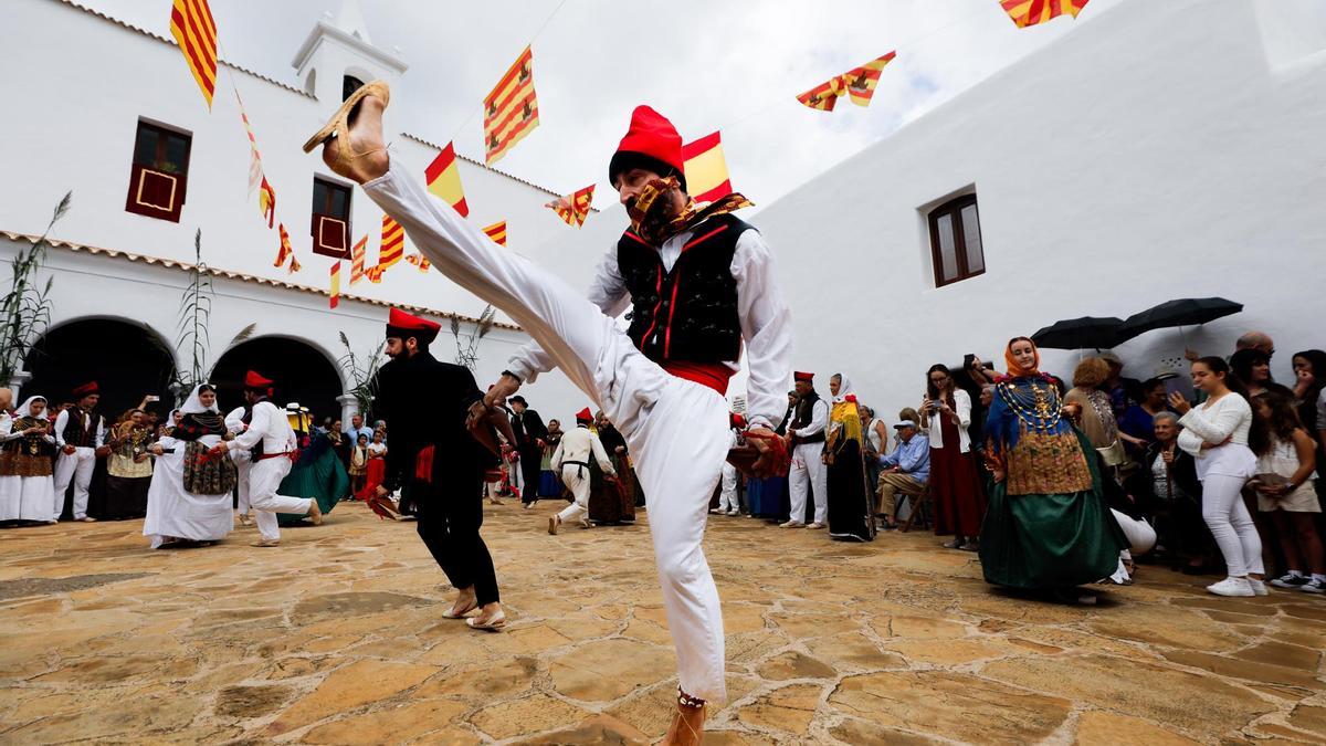 Todas las imágenes del día grande de las fiestas de Sant Miquel 2024