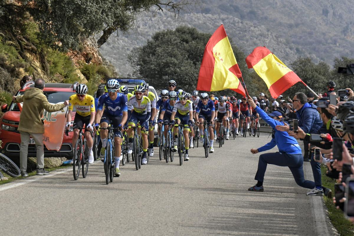 Imagen de una etapa de una pasada edición de la Ruta del Sol en carreteras granadinas.