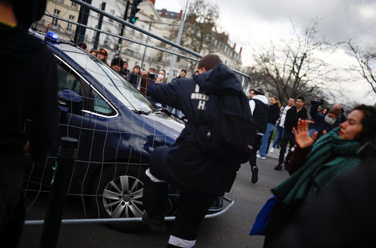 La manifestaciones en París se saldan con 122 detenidos