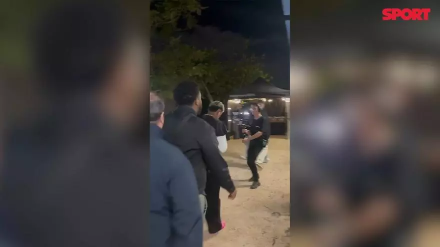 Lamine Yamal llega al Cupra Arena para ver La Capital FC, en su partido contra Porcinos de Ibai Llanos