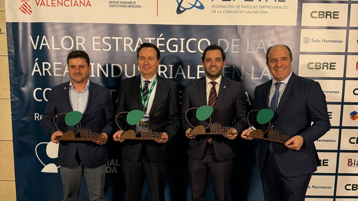 Sagredo, al costat dels presidents de les dues EGM, Fuente del Jarro i Parc Tecnològic de Paterna, i el gerent de Fepeval