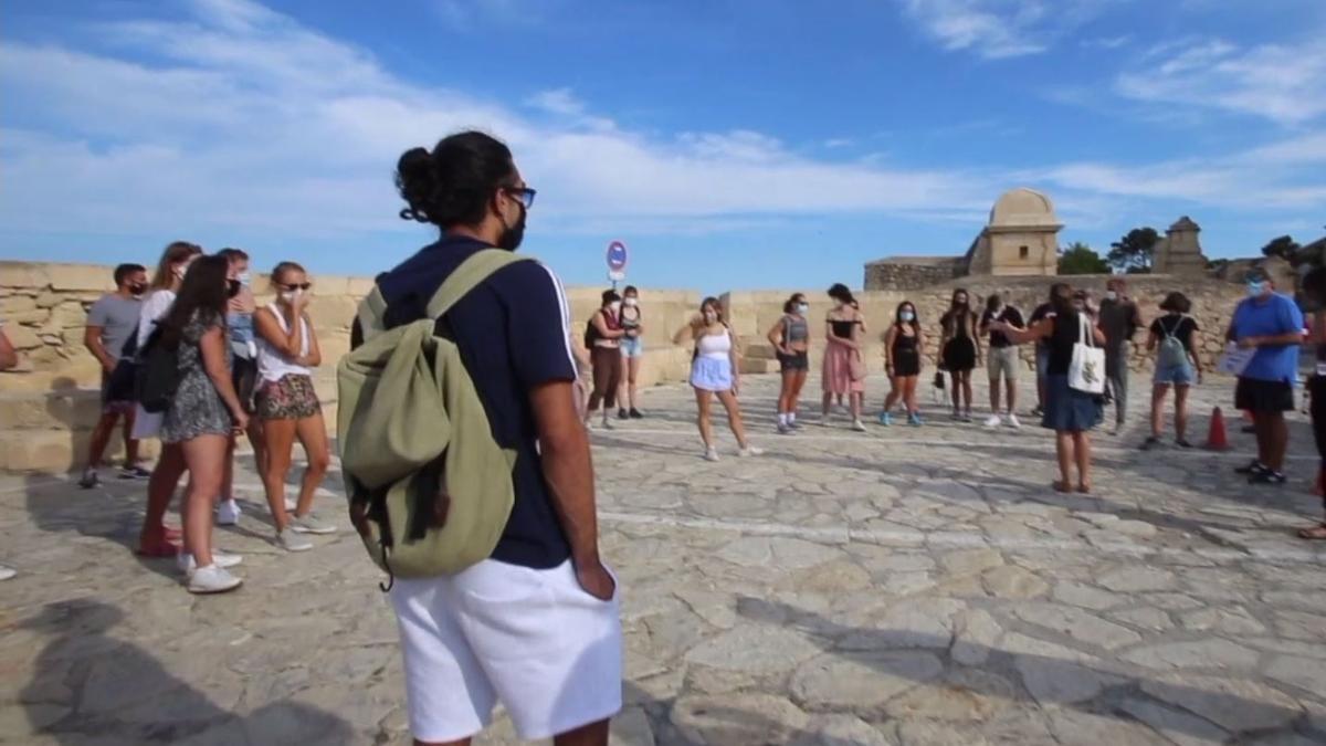 Los erasmus de la UA visitan el castillo de Santa Bárbara