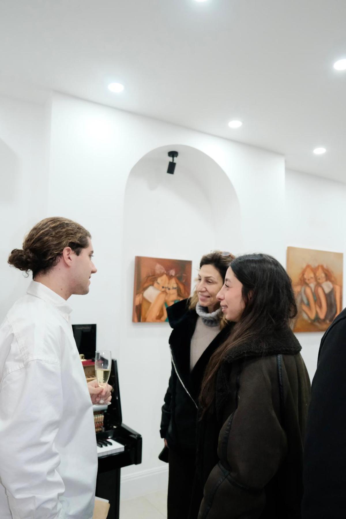 Pablo Ozo durante la inauguración de su muestra.