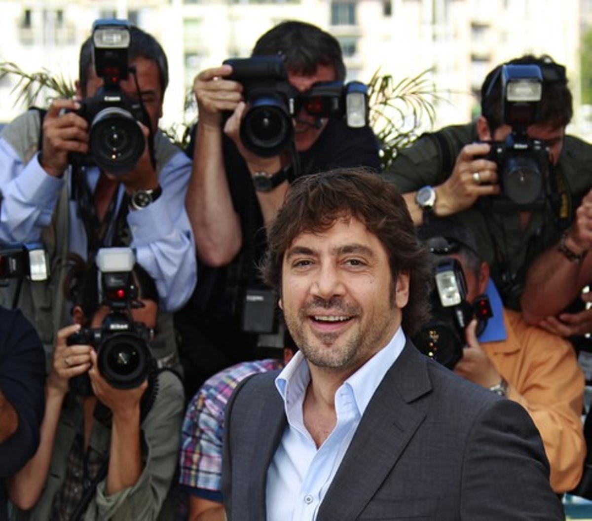 L’actor Javier Bardem posa per als fotògrafs en una de les jornades del Festival de Cannes 2010.
