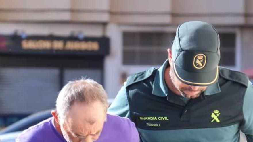 &quot;Lucía me dijo que él la esperaba y que la siguió hasta el cuartel de la Guardia Civil&quot;