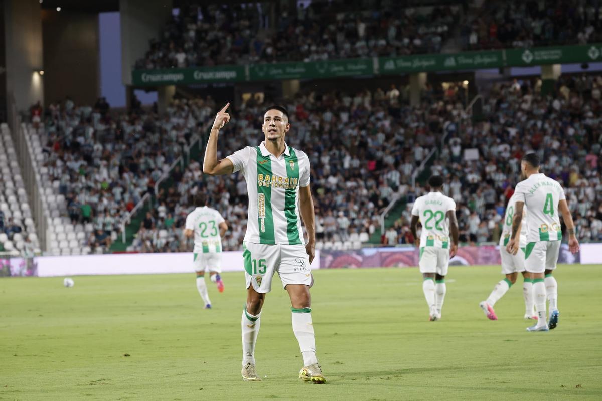 Víctor Sánchez celebra su gol ante el Girona en El Arcángel.