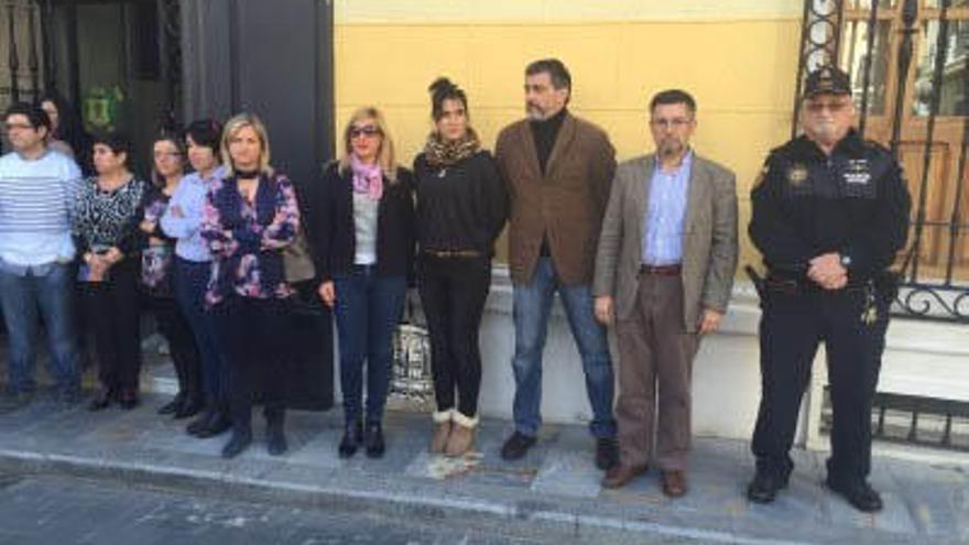 Callosa guarda silencio por las víctimas de Bruselas