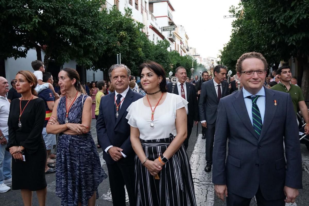 Una procesión con tres pasos para el aniversario del Sagrado Corazón