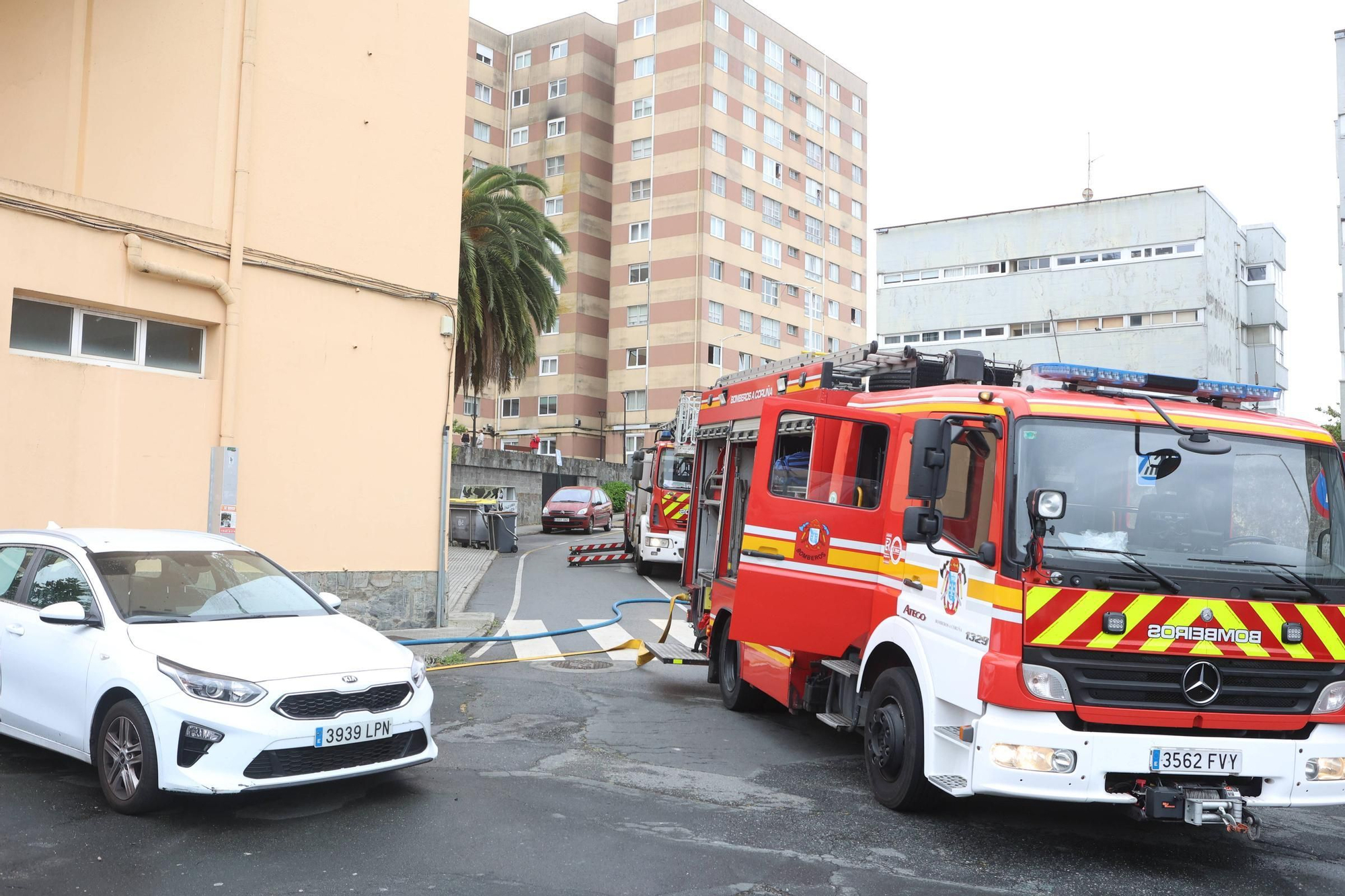 Incendio en un edificio de la calle Camelias