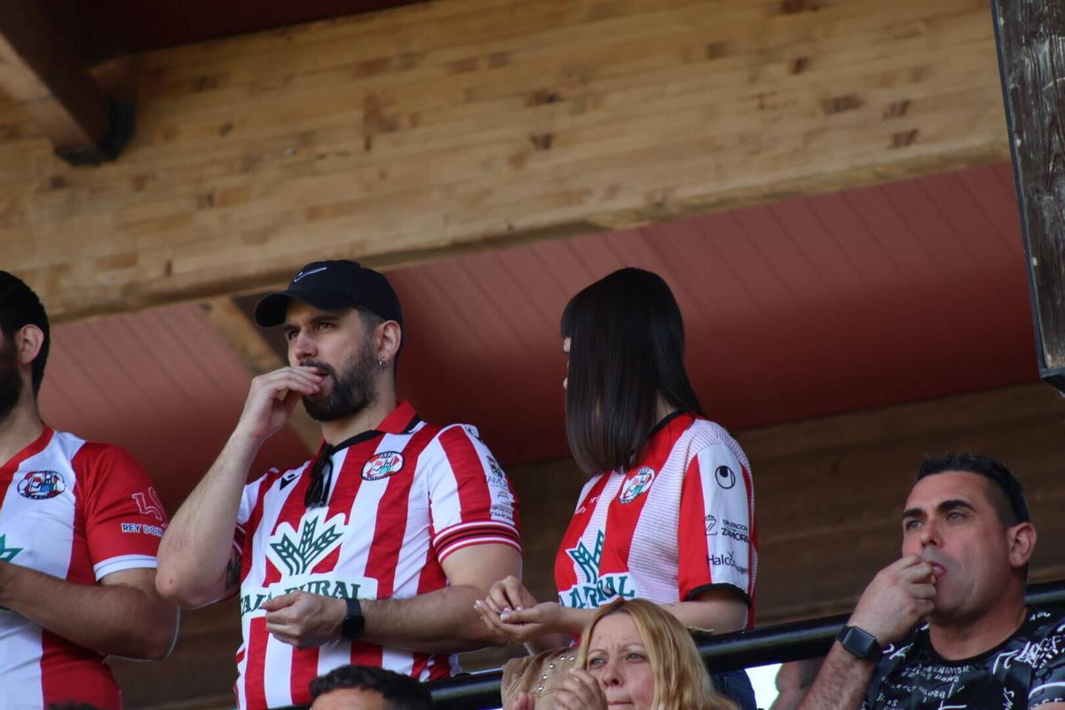Partido entre el Zamora CF y el Cacereño disputado en el Estadio Municipal Ruta de la Plata.