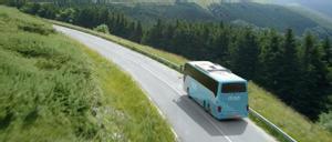 Un autobús de Alsa circulando por Asturias.