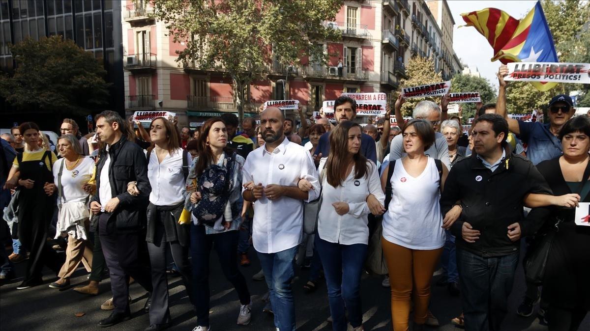 zentauroepp50396636 pla general de l inici de la manifestaci  d  mnium amb el vi191014125732