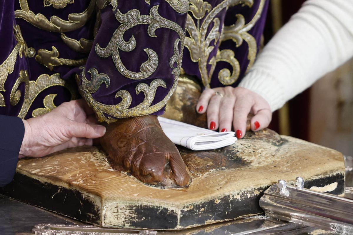 Las mejores imágenes del besapiés del Cristo de Medinaceli, en Madrid