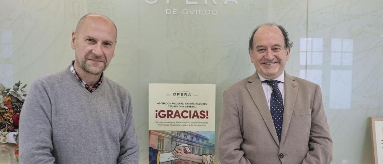 Celestino Varela (a la izquierda) y Juan Carlos  Rodríguez-Ovejero, en la sede de la Ópera de  Oviedo. | Irma Collín