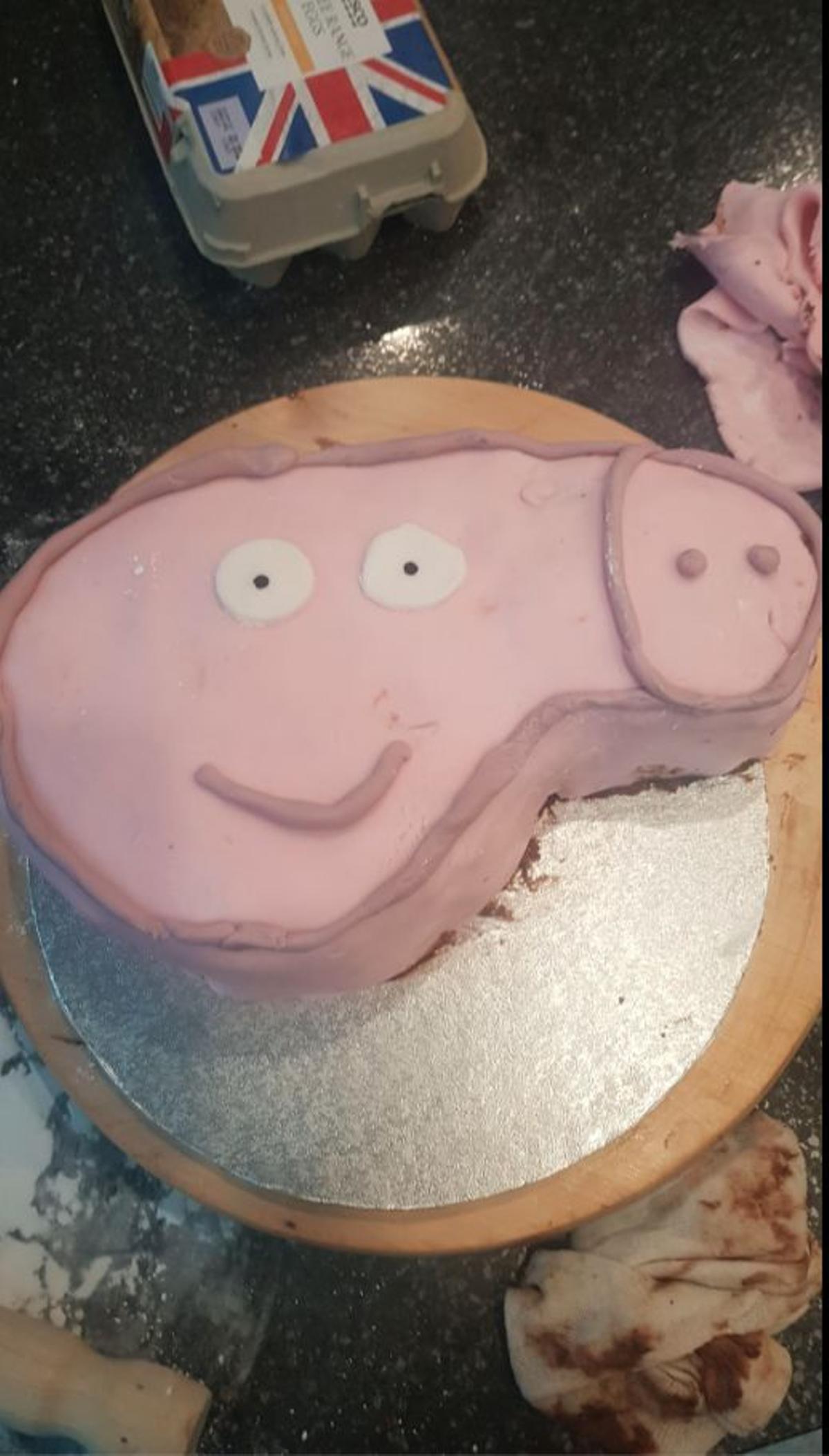 El pastel de Peppa Pig que pasa del horario infantil al de adultos