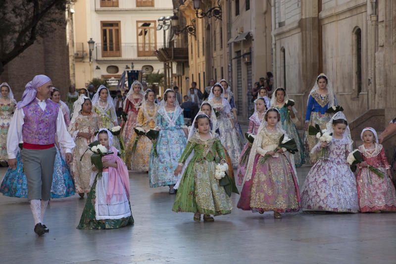 Comisiones falleras que han desfilado hasta las 18:00 horas.