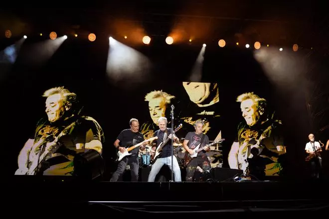 El concierto de Hombres G de Icónica Santalucía Sevilla Fest en imágenes