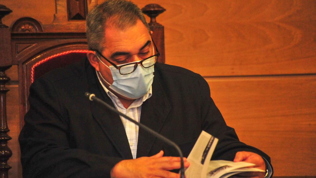 Luis Aragunde, portavoz del PP en Cambados, durante un pleno.