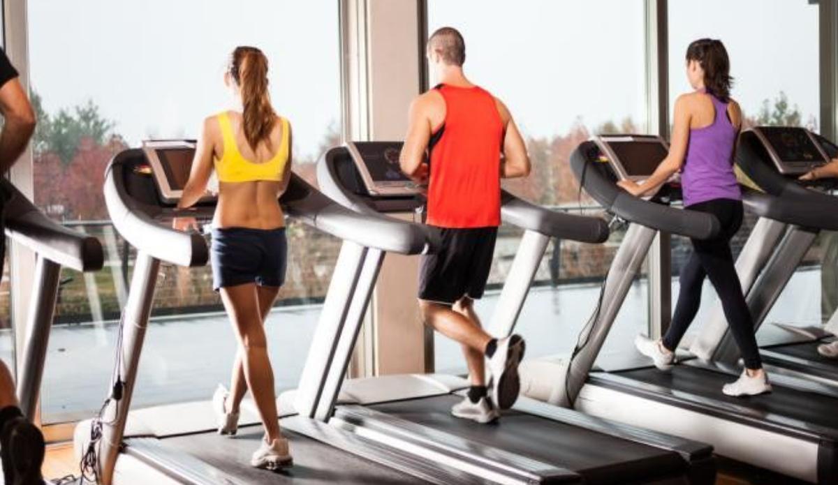 Si entiendes cómo debes andar para adelgazar y lo integras dentro de un estilo de vida activo y saludable, caminar puede convertirse en tu mejor aliado para perder grasa, mejorar tu salud y mantener los resultados a largo plazo.