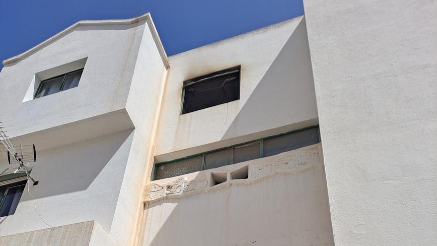 El hombre detenido por incendiar su casa con su madre dentro en Arrecife queda en libertad