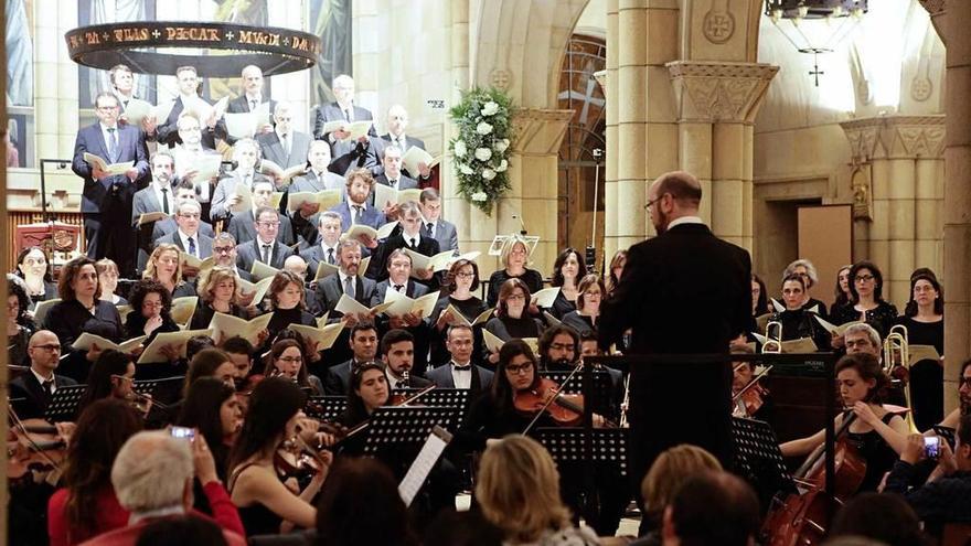 Un momento del concierto de Pascua en la iglesia de San Pedro.