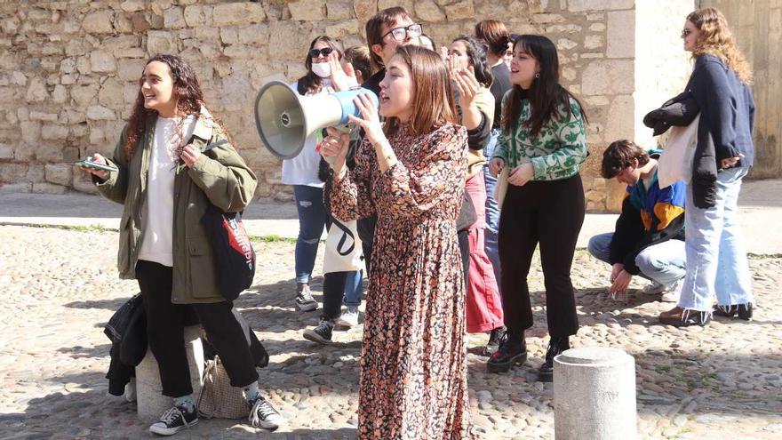 «La UdG blanqueja els assetjaments que les alumnes viuen diàriament a les aules»