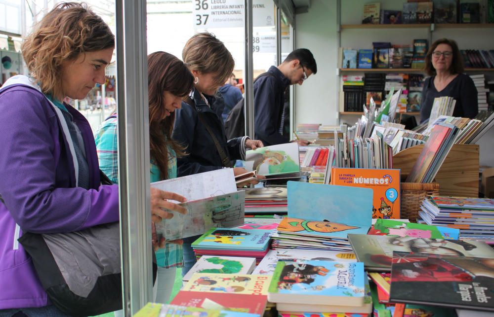 Un paseo por la 52ª Fira del Llibre de València