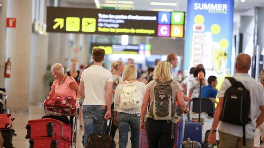 Las aerolíneas se unen en contra del descuento de residente en Baleares