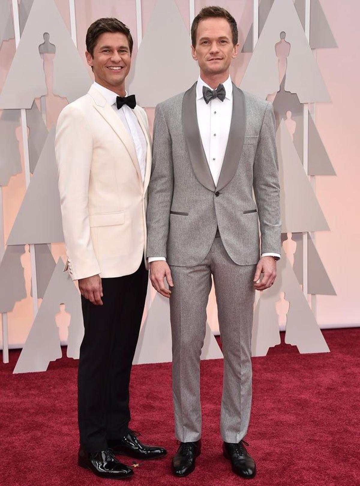 Neil Patrick Harris y su marido, David Burtka a su llegada a la alfombra roja de los Oscar 2015