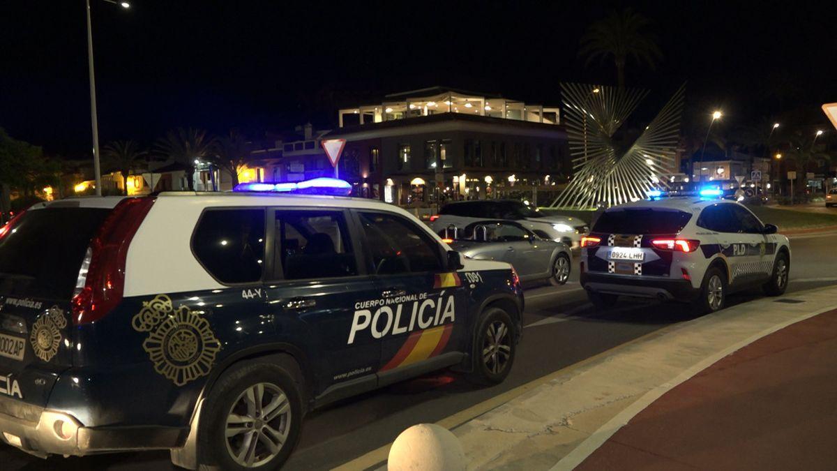 Imagen de archivo de patrullas de la Policía Nacional y Local en Dénia