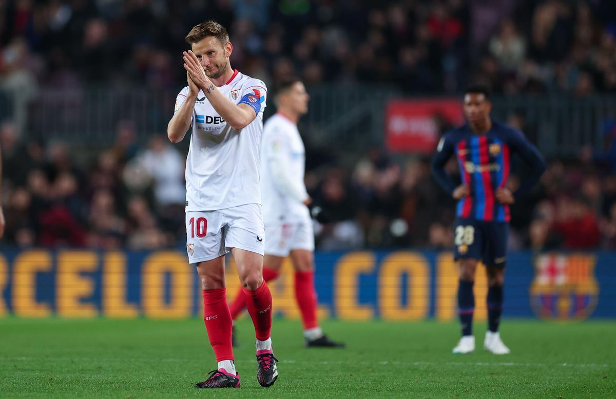 Rakitic, ovacionado en su última visita al Spotify Camp Nou