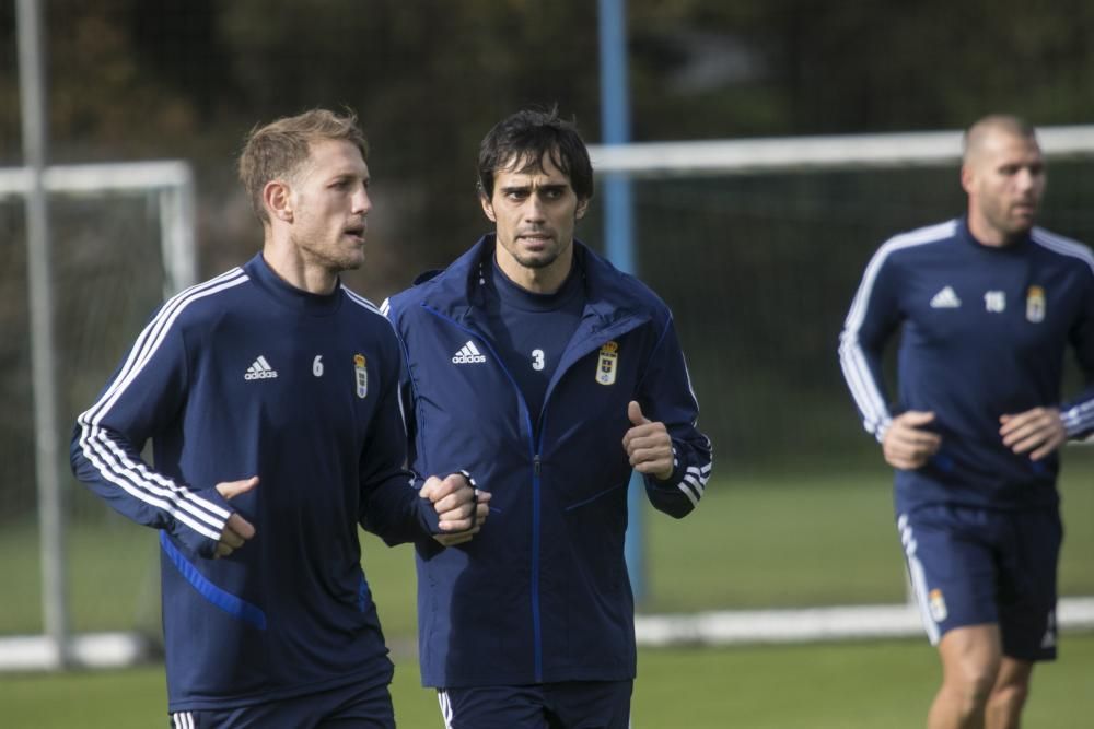 Primer entrenamiento del Real Oviedo después del derbi