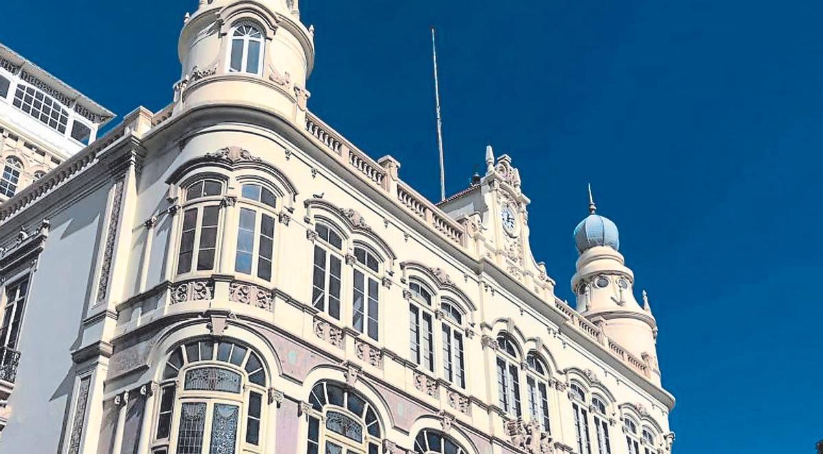 Detalle de la fachada del Gabinete Literario de Las Palmas de Gran Canaria.
