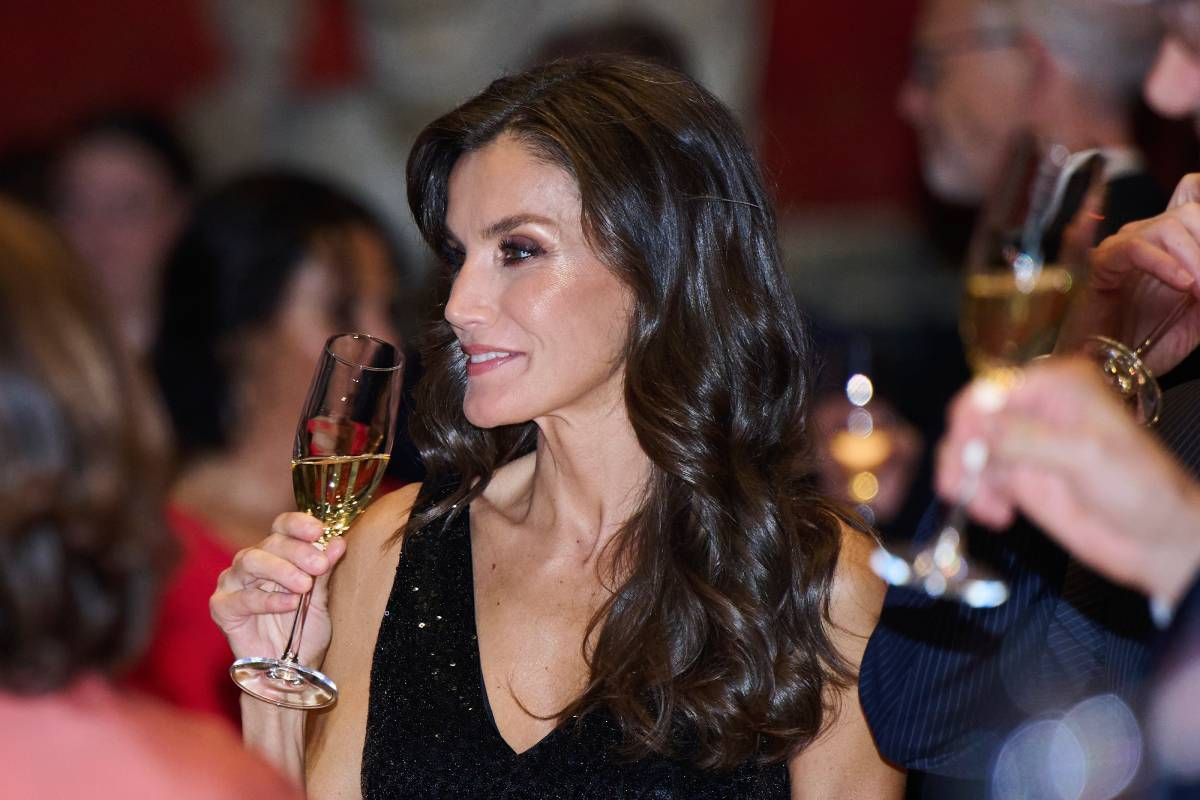 El brindis con champagne de la reina Letizia en una cena de su viaje a Copenhague