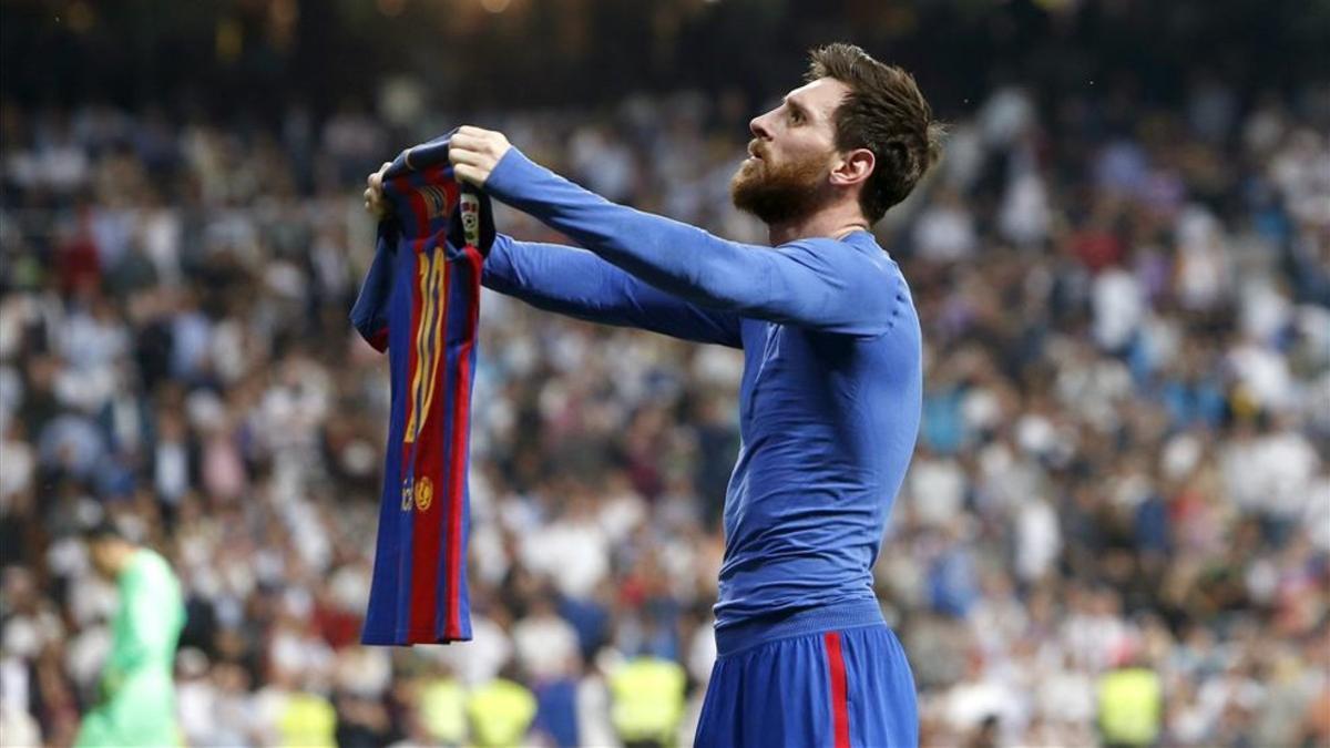 Leo Messi enmudeció al Bernabéu mostrando su camiseta tras marcar en el descuento
